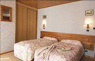 Les Touristes Hotell