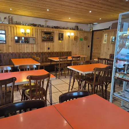 Les Touristes Hotel